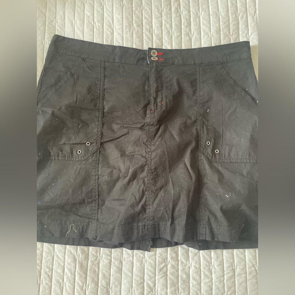Black mid skirt